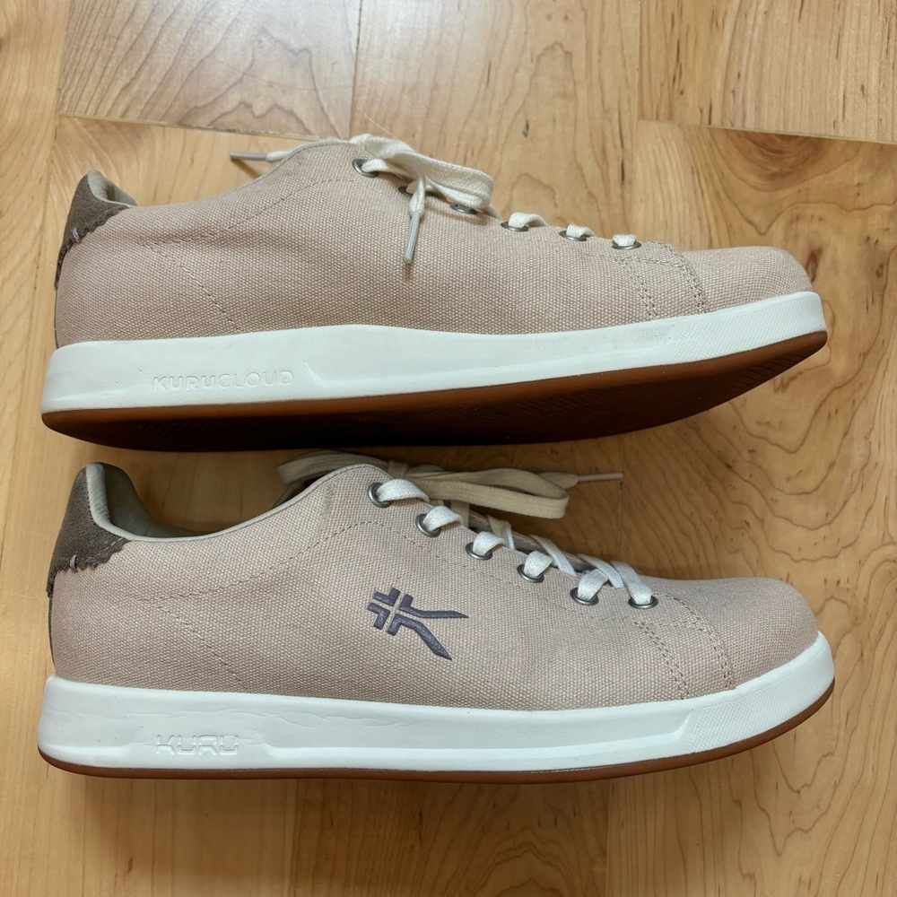 KURU Roam Canvas and Leather Sneakers in Sand, Like new!